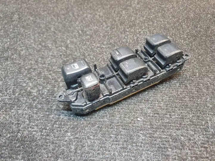 Toyota Avensis Verso (2001 - 2004) 8404044020 Блок кнопок стеклоподъемников — фото 1