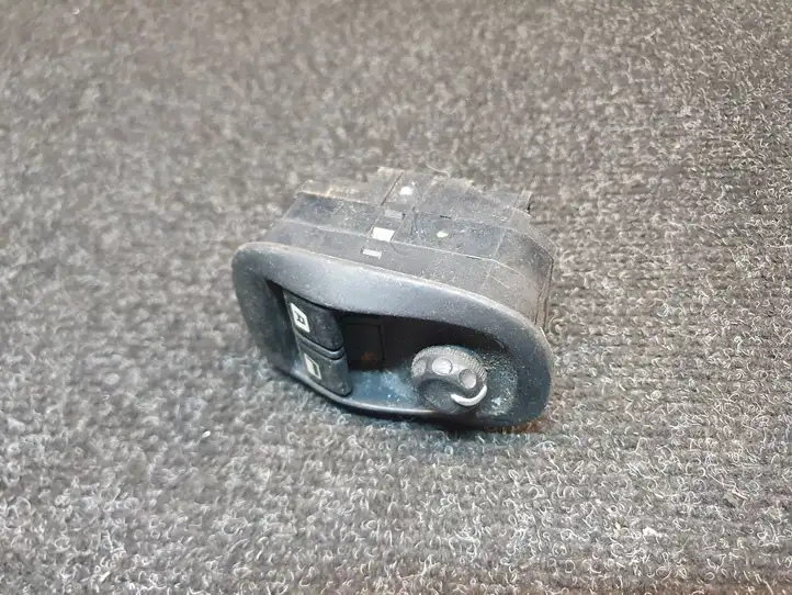 Peugeot 206 (1998 - 2012) 11528 Блок кнопок стеклоподъемников — фото 1