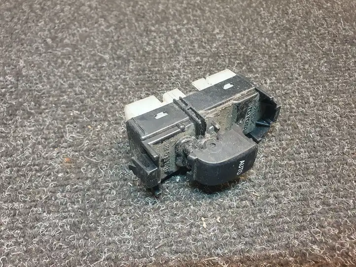 Toyota Avensis Verso (2004 - 2009) 514746 Блок кнопок стеклоподъемников — фото 1