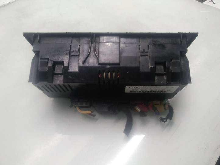 Audi A4 (2000 - 2006)  8E0820043H Блок управления кондиционера воздуха / климата/ печки (в салоне)