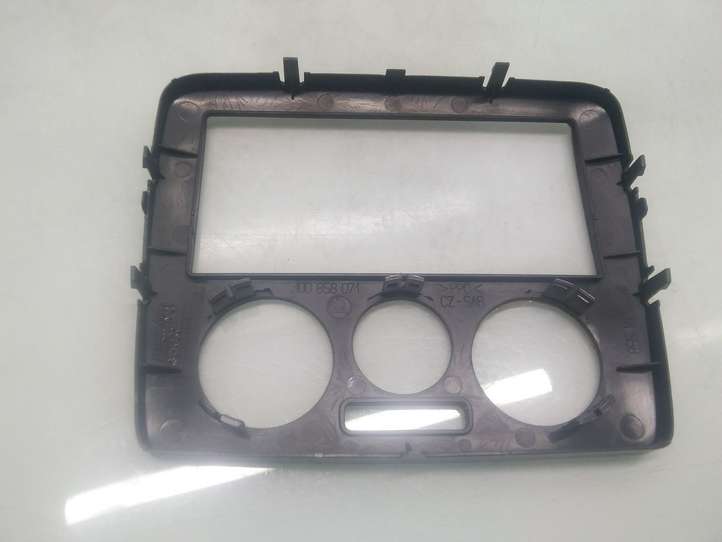 Skoda Octavia Mk1 (1U) (1996 - 2004)  1U0858071 Отделка контроля климата / контроля печки