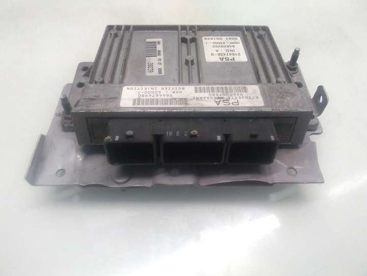 Citroen Xsara Picasso (1999 - 2012)  9647007880 Блок управления двигателя