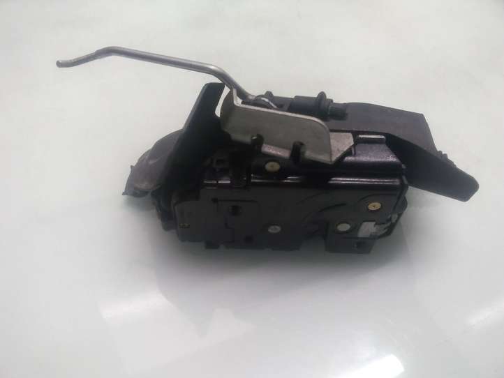 Audi A4 (2000 - 2006)  8E0839350 Замок задней двери