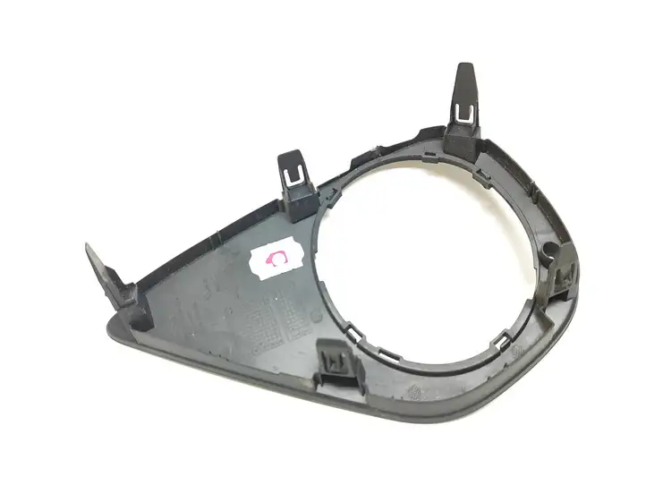 Toyota Yaris (2014 - 2019) 814810D260 Решетка противотуманной фары — фото 2