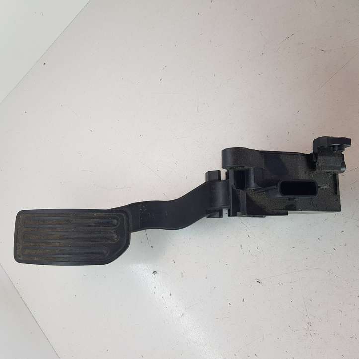 Nissan Juke I F15 (2010 - 2018)  180021HM0B Педаль акселератора