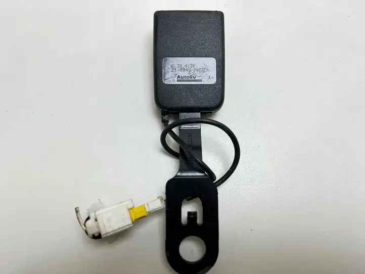 Peugeot 207 (2006 - 2009) B3401E107 Замок переднего ремня — фото 1