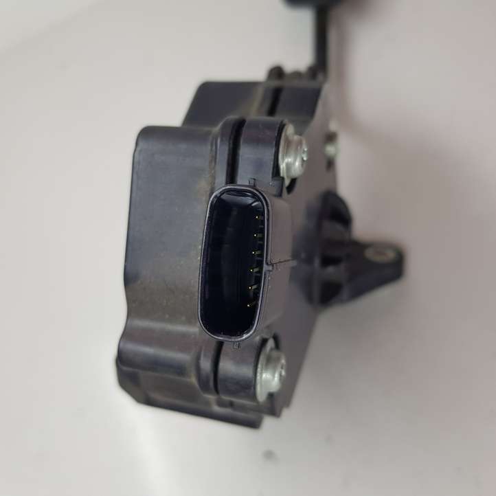 Toyota RAV 4 (XA30) (2006 - 2016)  7811042030 Педаль акселератора
