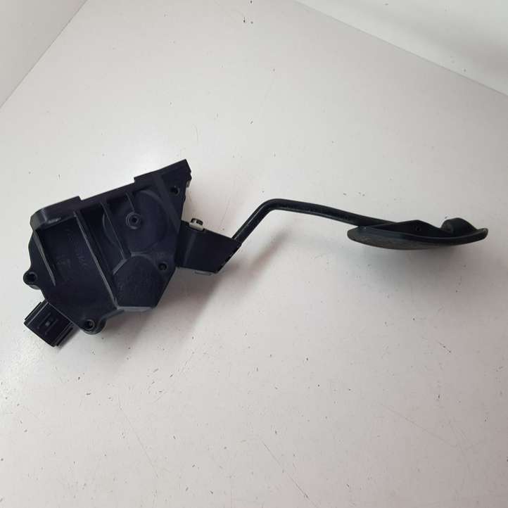 Toyota RAV 4 (XA30) (2006 - 2016)  7811042030 Педаль акселератора