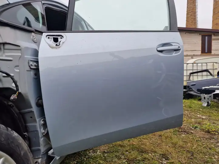 Toyota Verso (2009 - 2012) Дверь — фото 3