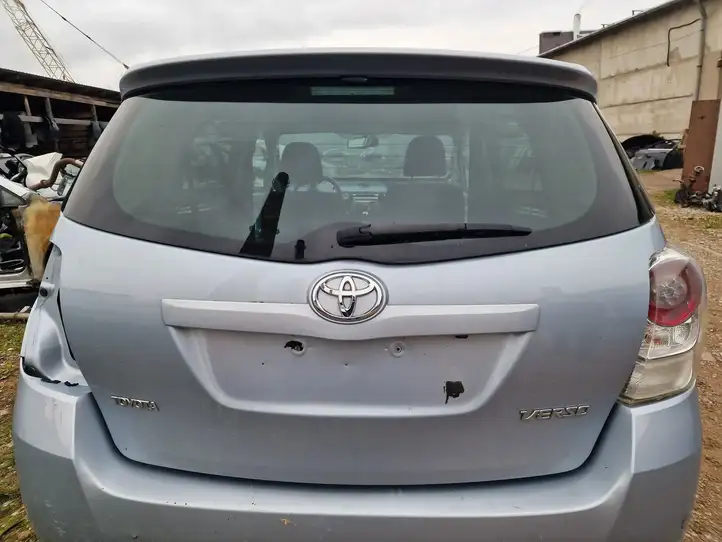 Toyota Verso (2009 - 2012) Крышка багажника — фото 1