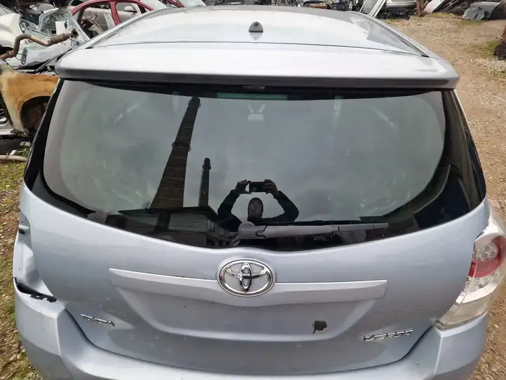Toyota Verso (2009 - 2012) Крышка багажника — фото 5