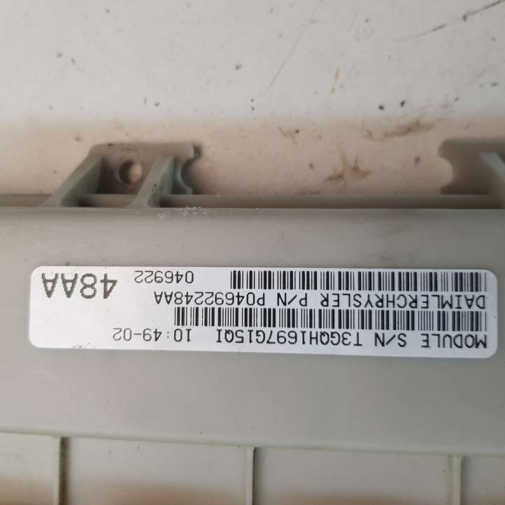 Chrysler Voyager (2004 - 2007)  04692248AA Mодуль kомфортa