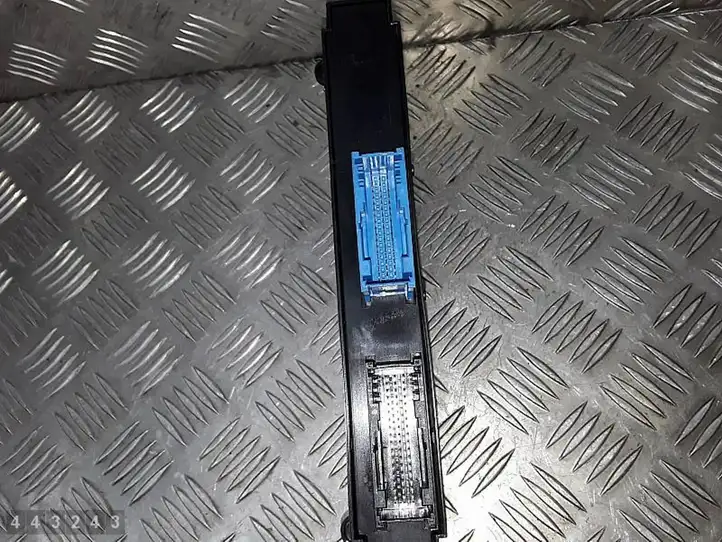 BMW 3 E90 E91 (2005 - 2012) 532425121 Модуль комфорта — фото 4