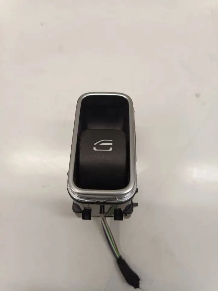 Mercedes-Benz GLA H247 (2020 - ) A1679050201 Блок кнопок стеклоподъемников — фото 1