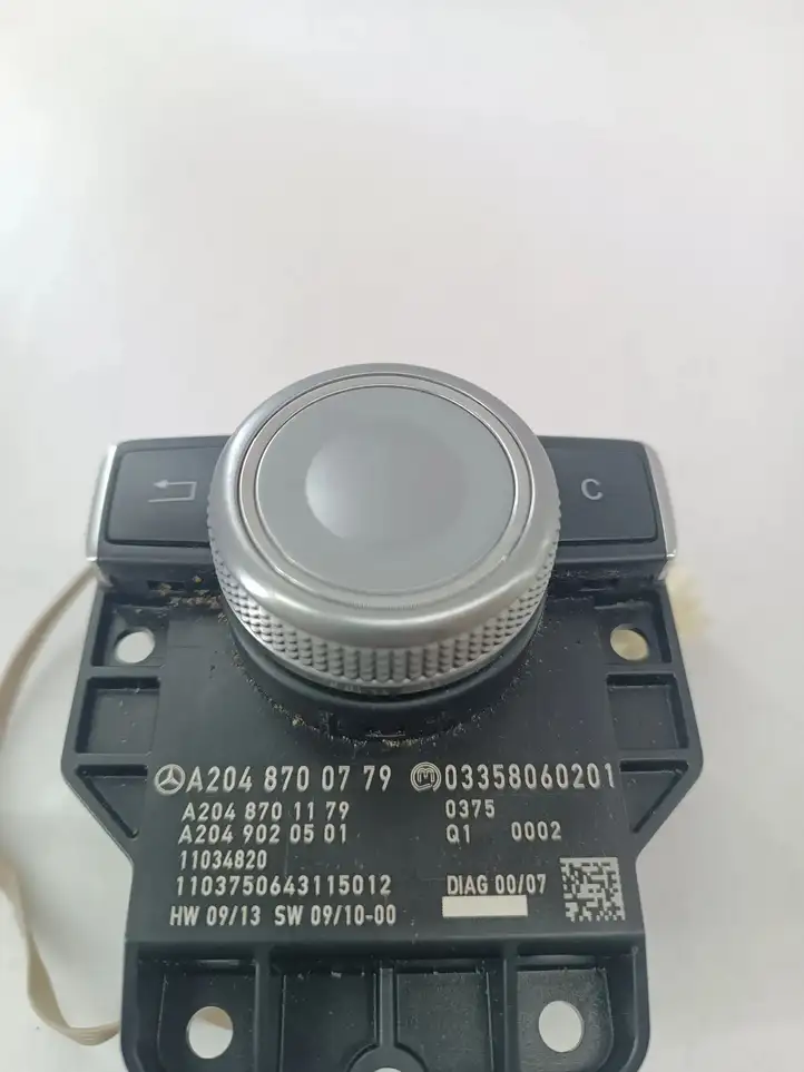 Mercedes-Benz C W204 (2007 - 2014) A2048700779 Контроллер мультимедийной системы — фото 3