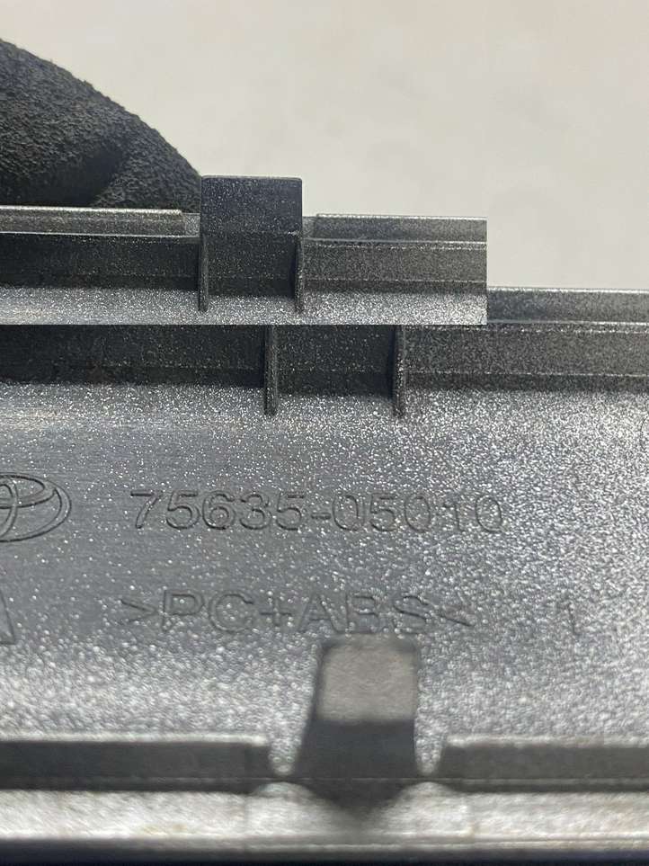 Toyota Avensis T270 (2009 - 2012)  7563505010 Звукоизоляция крыши