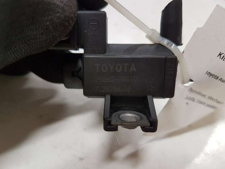 Toyota Auris 150 (2006 - 2012)  258600R010 Другой датчик