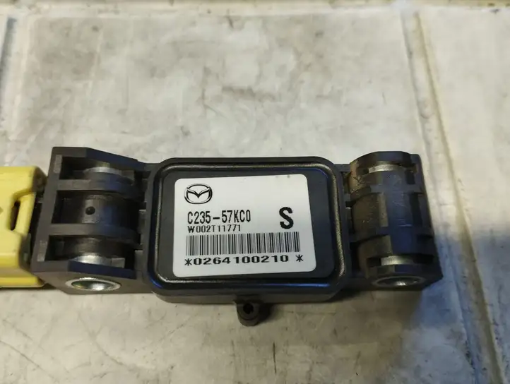 Mazda 5 (2005 - 2010) C23557KC0 Датчик удара SRS — фото 3