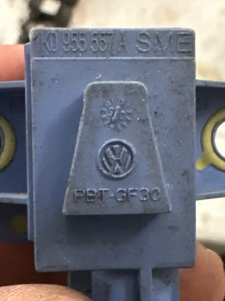 Volkswagen Golf Plus (2004 - 2008)  1K0955557A Датчик удара надувных подушек