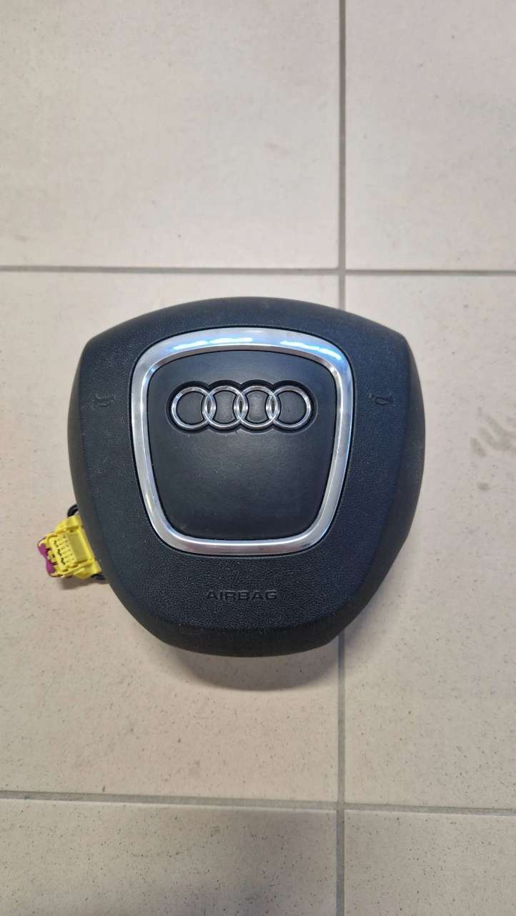 4L0880201 Audi Q7 4L Vairo oro pagalvė