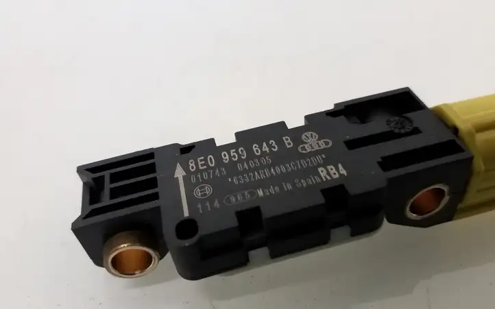 Audi A4 S4 B7 8E 8H (2004 - 2009) 8E0959643B Датчик удара SRS — фото 4