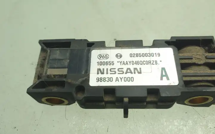 Nissan Primera (2001 - 2008) 98830AY000 Датчик удара SRS — фото 3
