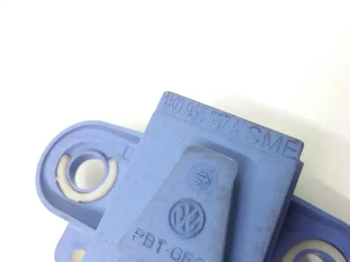 Volkswagen Golf V (2003 - 2009)  1K0955557A Датчик удара надувных подушек