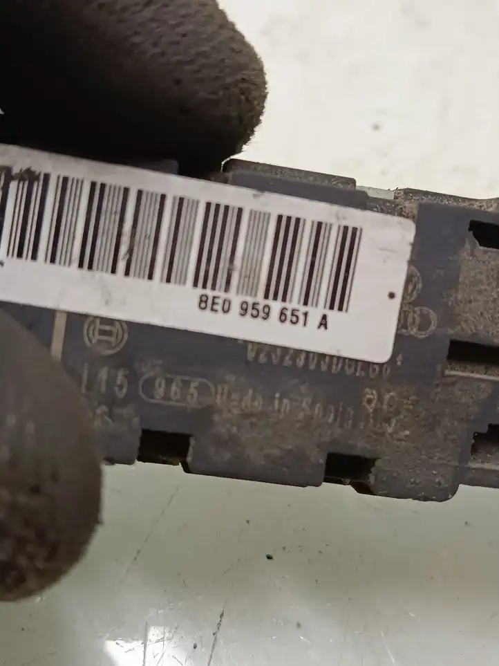 Audi A4 S4 B7 8E 8H (2004 - 2009) 8E0959651A Датчик удара SRS — фото 2