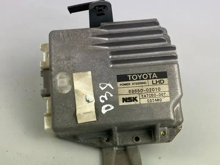 Toyota Corolla E120 E130 (2000 - 2004) 8965002010 Блок управления усилителем руля — фото 2