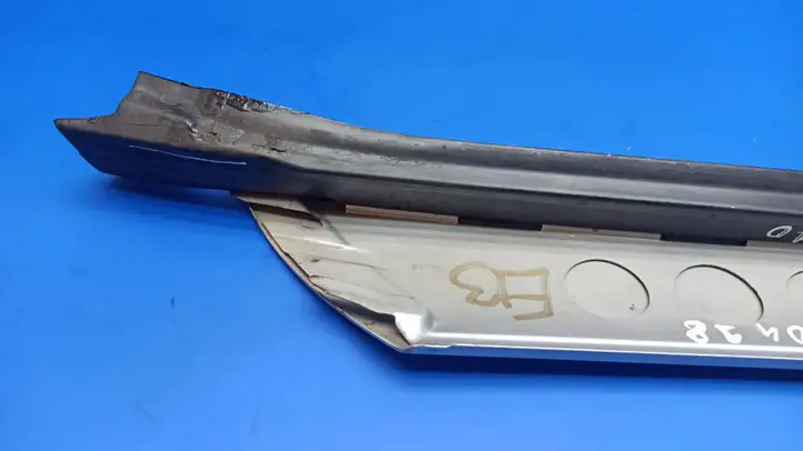 Mercedes-Benz SLK R170 (1996 - 2004) A1706980498 Накладка стоек лобового стекла — фото 6