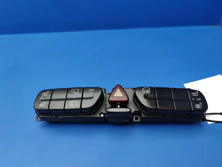 Mercedes-Benz C W203 (2000 - 2007) 2038218658 Другие включатели / ручки/ переключатели — фото 1