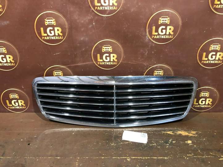 Mercedes-Benz E W211 (2002 - 2009)  A2118800583 Передняя решётка