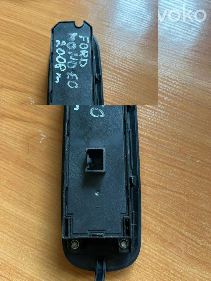 Ford Mondeo Mk III (2000 - 2007)  A2610770610 Кнопка стеклоподъемников