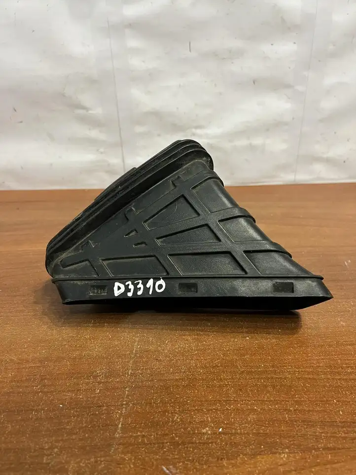 Audi A4 S4 B6 8E 8H (2000 - 2006) 8K0129739 Детали воздухозаборника — фото 1