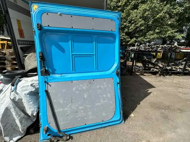 Mercedes-Benz Sprinter W906 (2006 - 2018) 9067307205 Боковая раздвижная дверь — фото 2