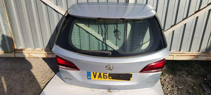 Opel Astra (2015 - 2020)   Задняя крышка (багажника)