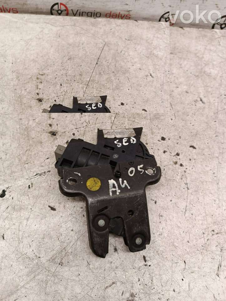Audi A4 (2004 - 2009)  4E0827505C Замок задней крышки