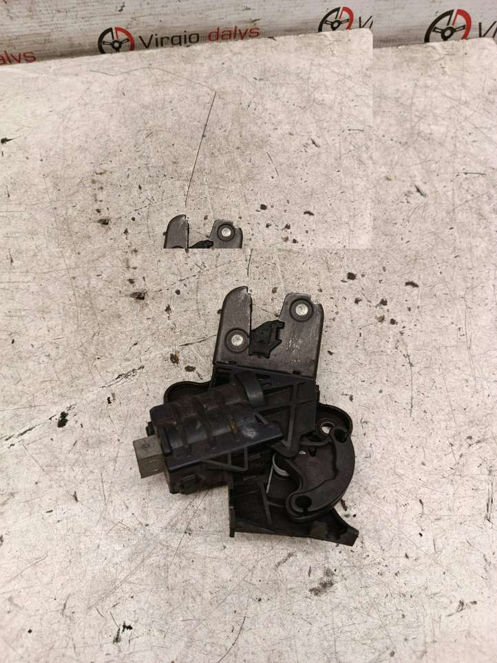 Audi A4 (2004 - 2009)  4E0827505C Замок задней крышки