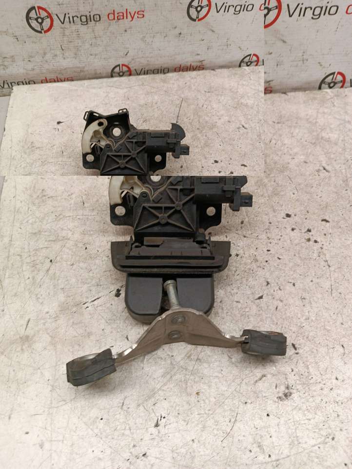 Audi A4 (2004 - 2009)  8P4827505B Замок задней крышки