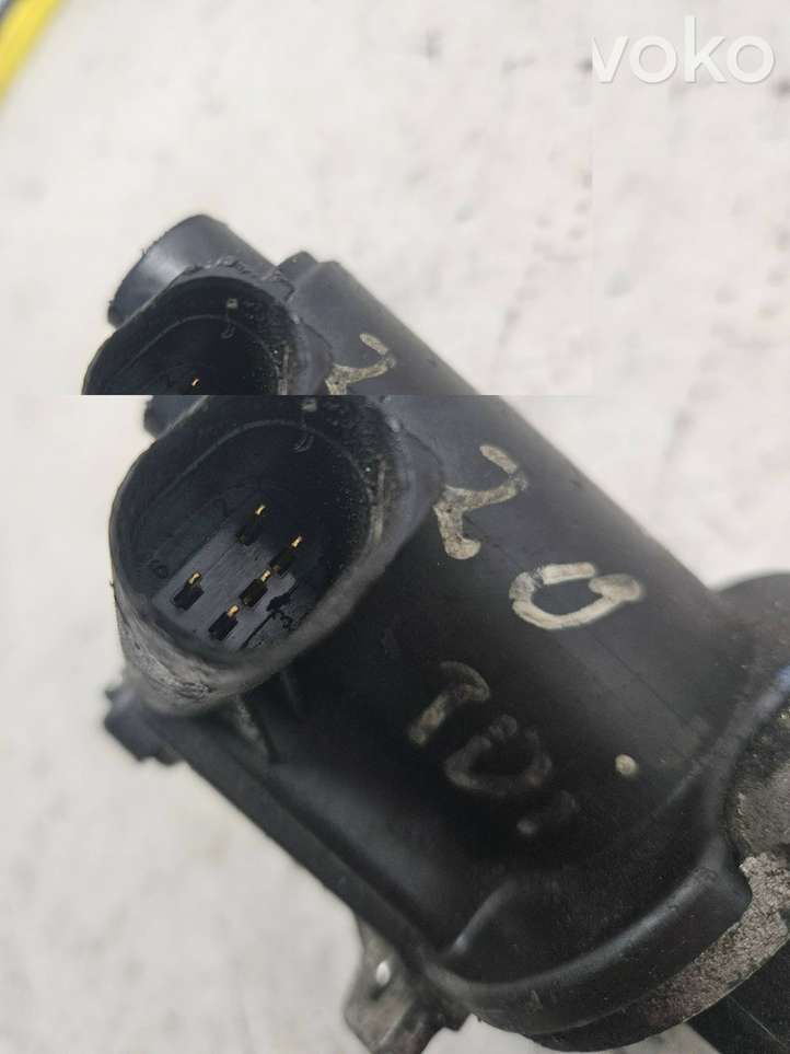 Audi A4 (2004 - 2009)  038131501ad Клапан EGR