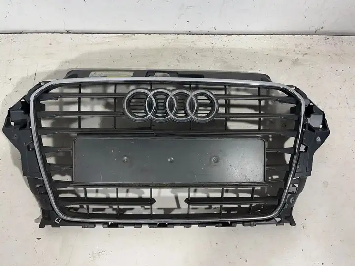 Audi A3/S3 8V (2012 - 2016) 8V3853651A Передняя решетка — фото 1