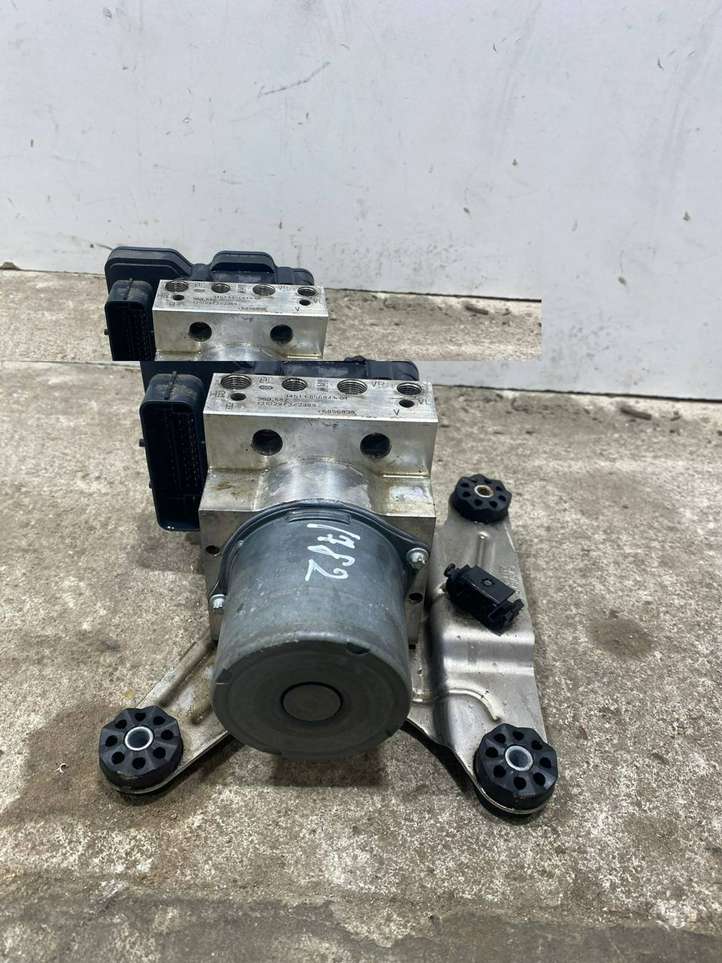 BMW 7 F01 F02 F03 F04 (2008 - 2016)  6865860 Блок управления ABS