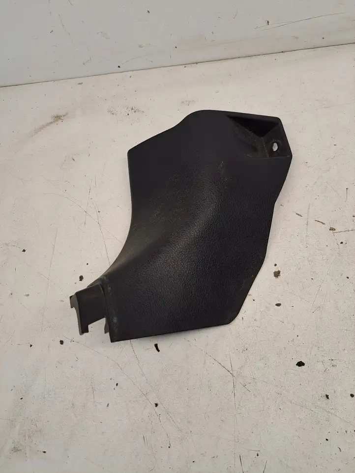 Toyota Yaris (2014 - 2019) 621120D120 Внутренняя отделка переднего порога — фото 1