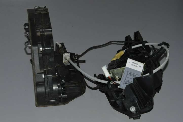 BMW 3 E90 E91 (2005 - 2012)  51227202148 Замок задней двери
