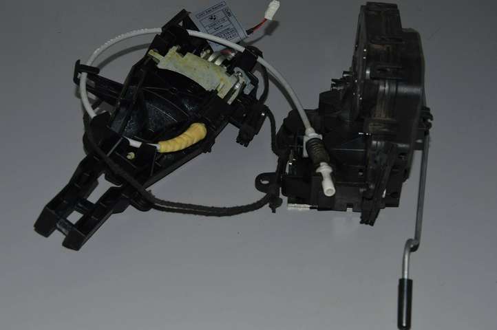 BMW 3 E90 E91 (2005 - 2012)  51227202148 Замок задней двери