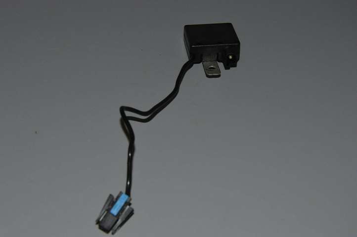 BMW X5 E53 (1999 - 2006)  65248380945 Блок управления антенной