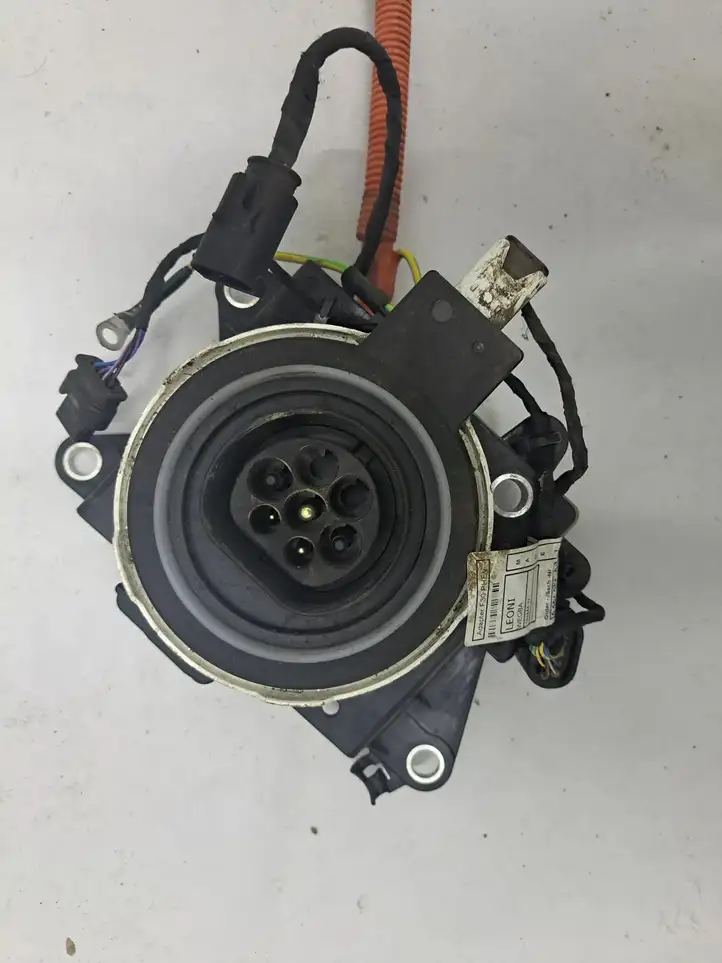 BMW 3 F30 F35 F31 (2012 - 2018) 6824111 Кабель для зарядки электромобилей — фото 2
