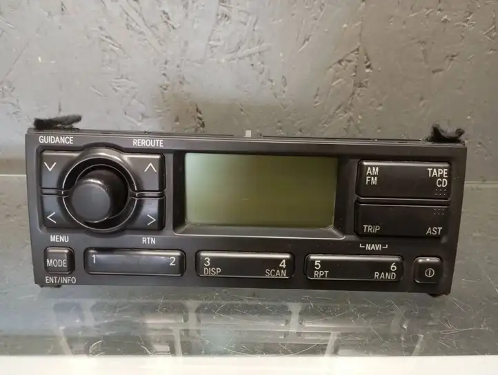 Toyota Avensis T220 (2000 - 2003) 8611005011 Магнитола / мультимедийная система — фото 1