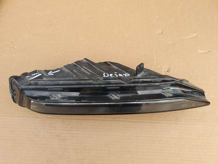 Skoda Superb B8 (3V) (2015 - 2023)  3V0941700B Передняя противотуманная фара