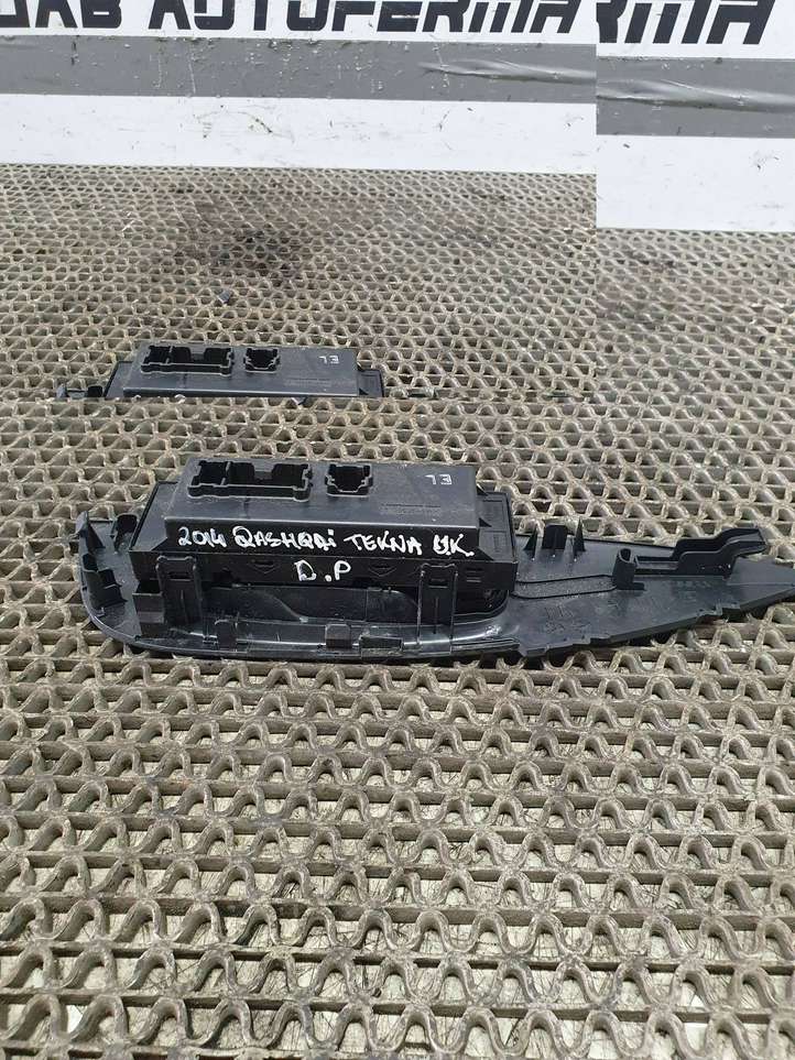 Nissan Qashqai (2013 - 2017)  809604EA0AX Кнопка стеклоподъемников
